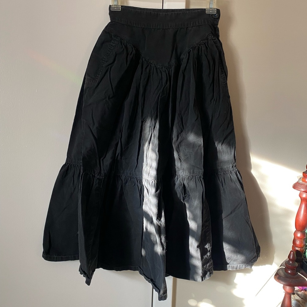 Black fluffy skirt